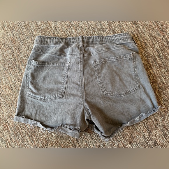American Eagle Denim Tomgirl Short charcoal gray size 12 - Picture 6 of 10